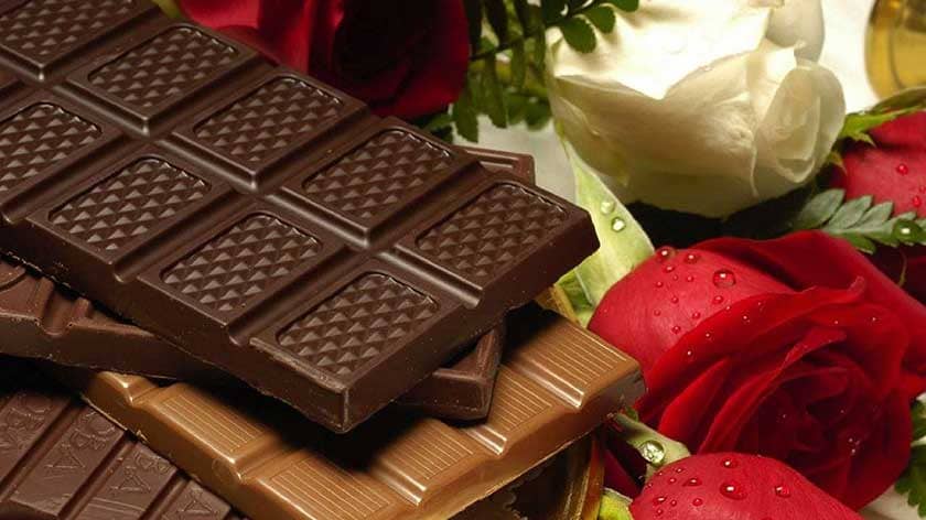 CHOCOLATE Y ROSAS